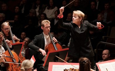 Marin Alsop conducts the Philharmonia Orchestra